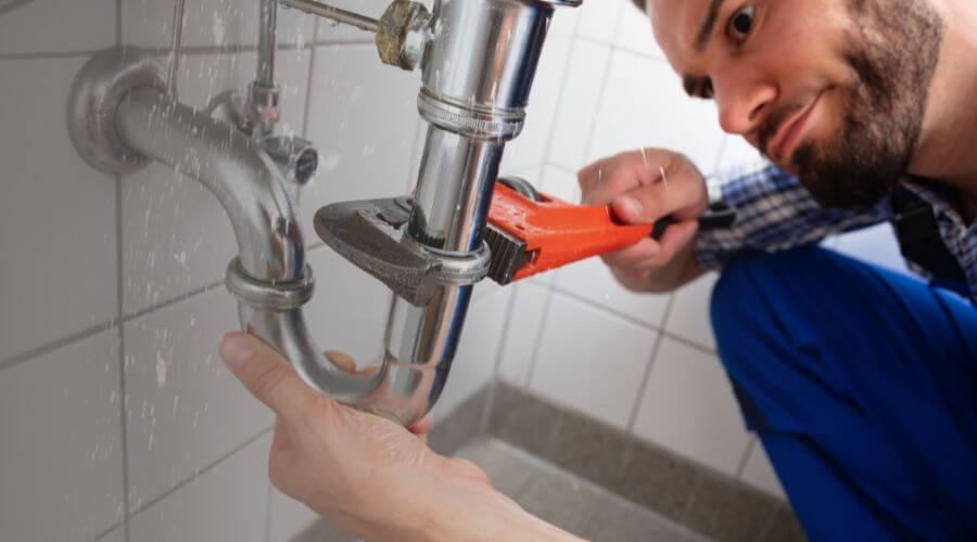 Professional same day plumber services in Steamboat Rock, IA